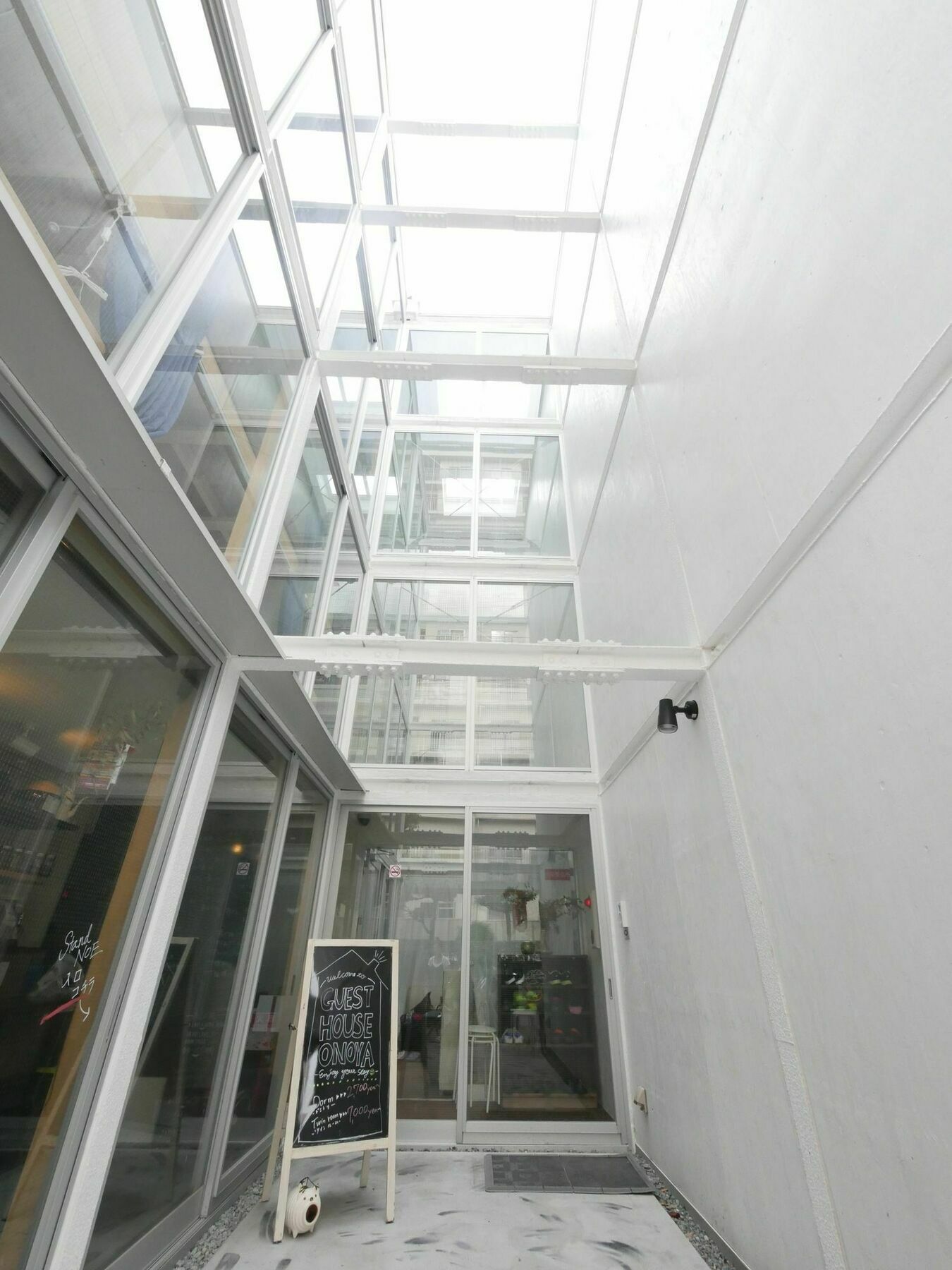 Guest House Onoya โอซาก้า ภายนอก รูปภาพ