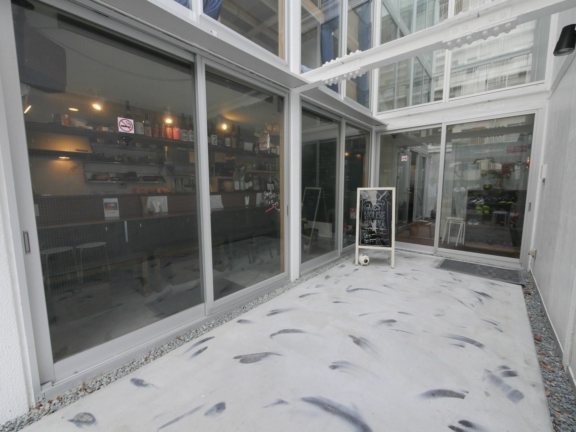 Guest House Onoya โอซาก้า ภายนอก รูปภาพ
